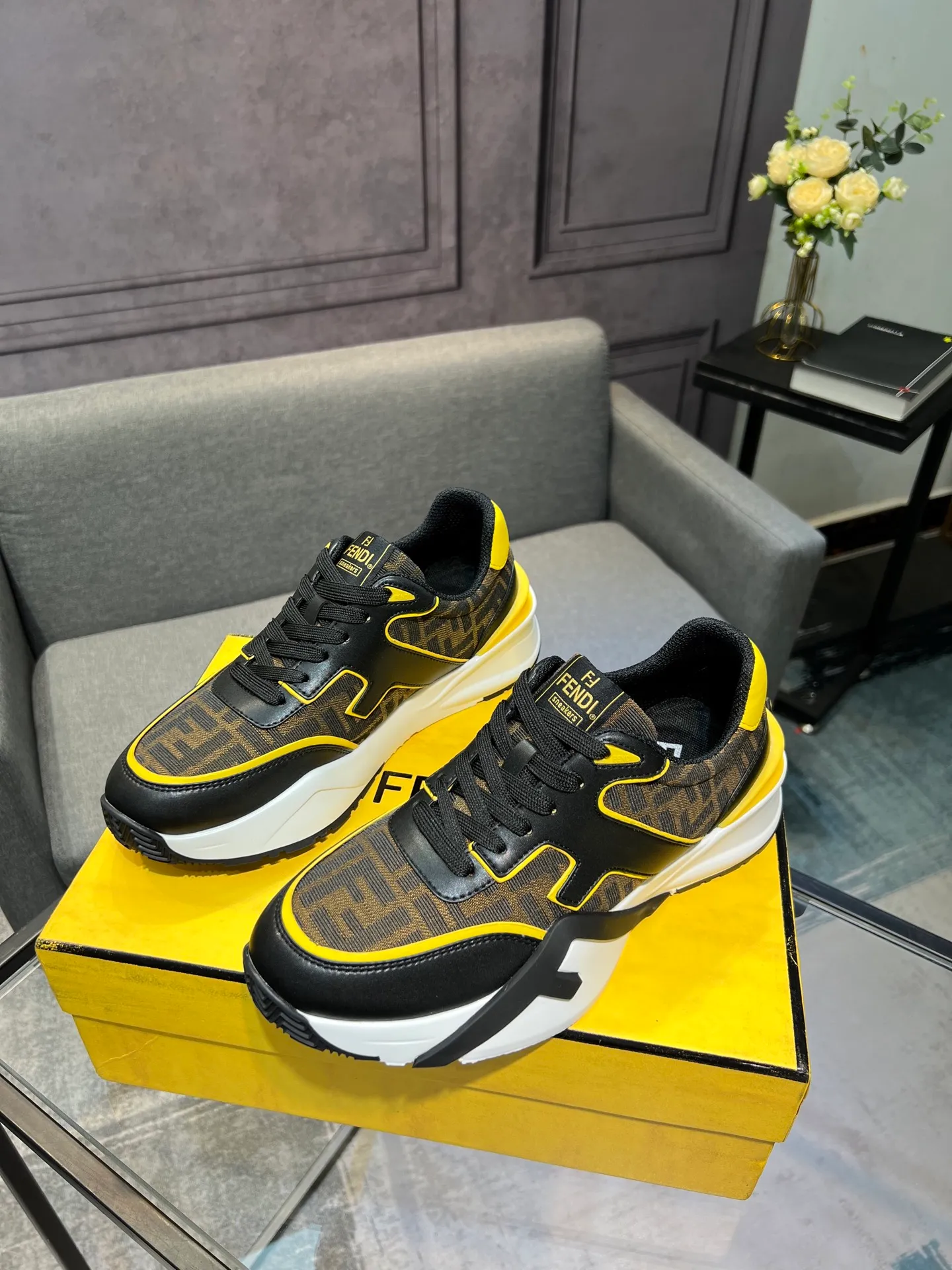 Men's shoes 💰580 FENDI men's fashion casual shoes 👟Hot sale🔥Official website 1:1 replica ⬆️Original quality - Original leather - Original breathable mesh lining Original outsole 1:1 replica, code number 38-44 (45-46 customized)